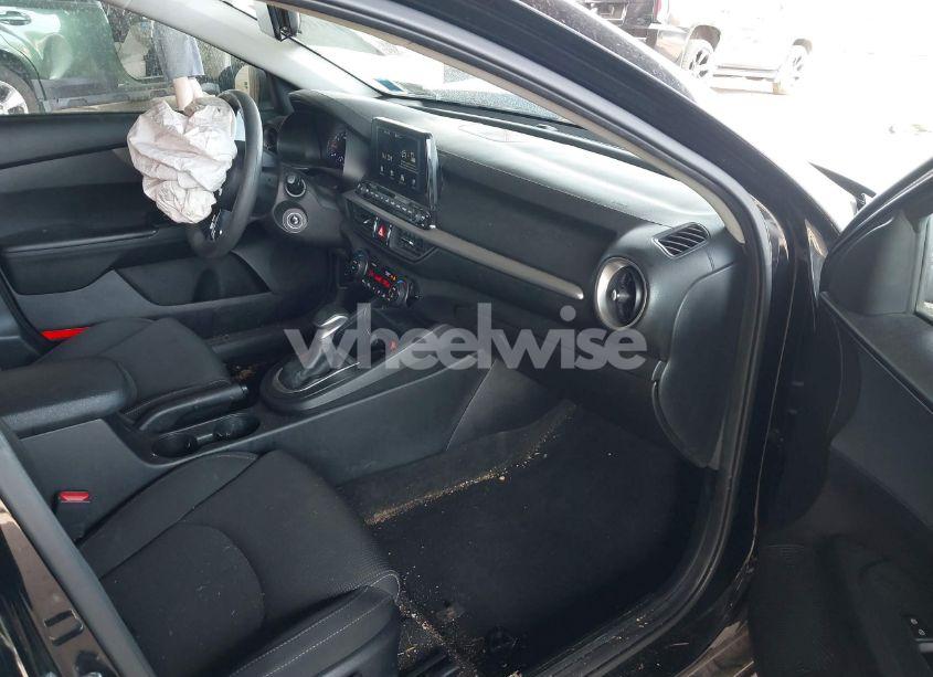 Photo 5 of 2019 Kia Forte LXS (VIN 3KPF24ADXKE103885)