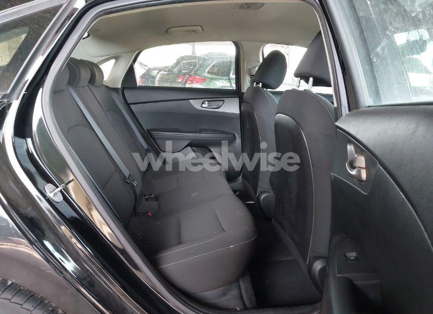 Photo 8 of 2019 Kia Forte LXS (VIN 3KPF24ADXKE103885)