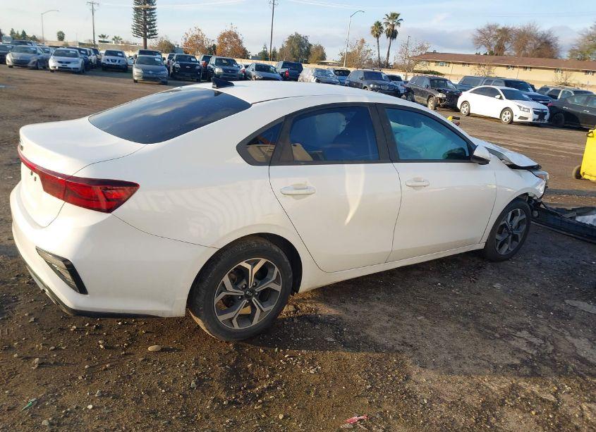 Photo 14 of 2019 Kia Forte LXS (VIN 3KPF24ADXKE107970)
