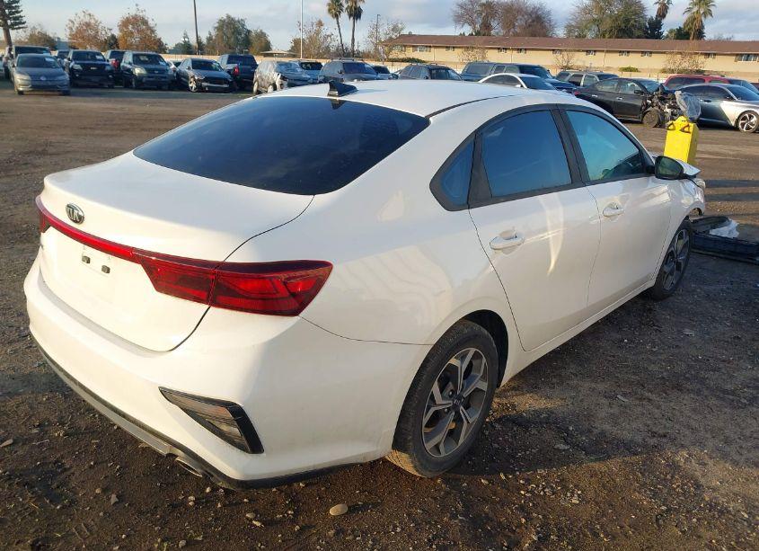 Photo 4 of 2019 Kia Forte LXS (VIN 3KPF24ADXKE107970)