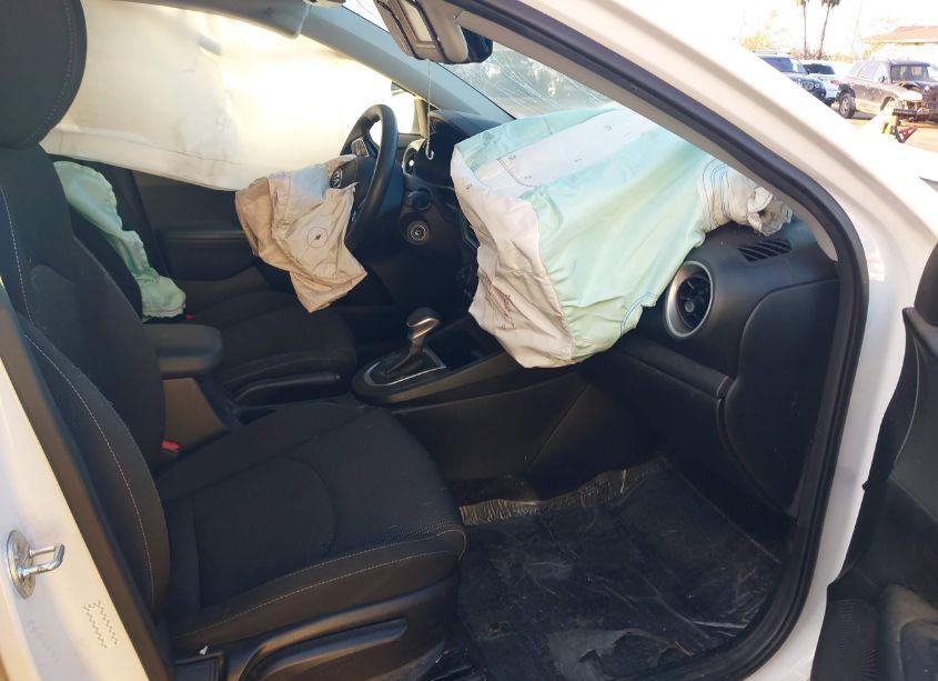 Photo 5 of 2019 Kia Forte LXS (VIN 3KPF24ADXKE107970)