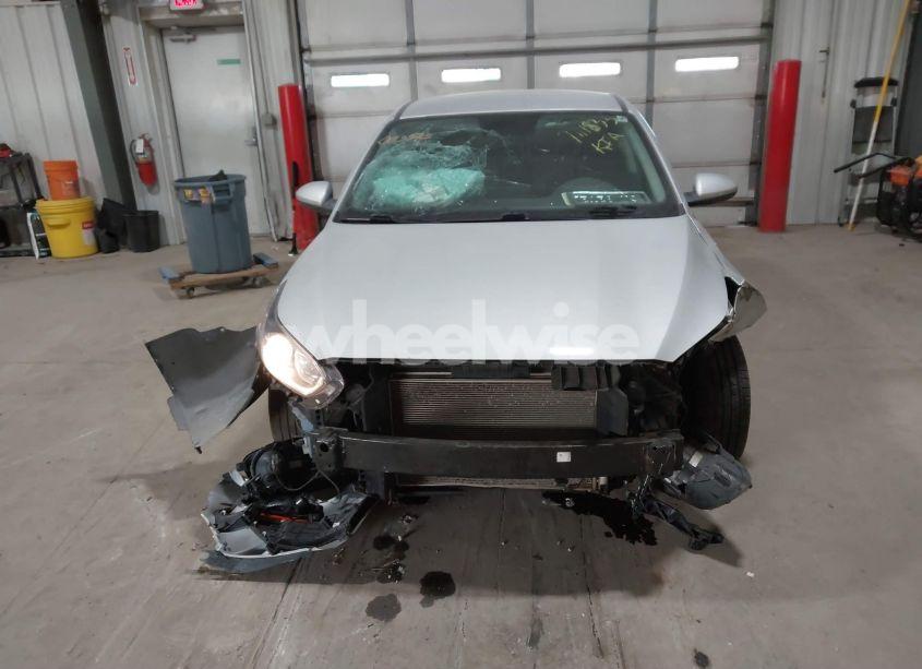 Photo 11 of 2019 Kia Forte LXS (VIN 3KPF24ADXKE109783)