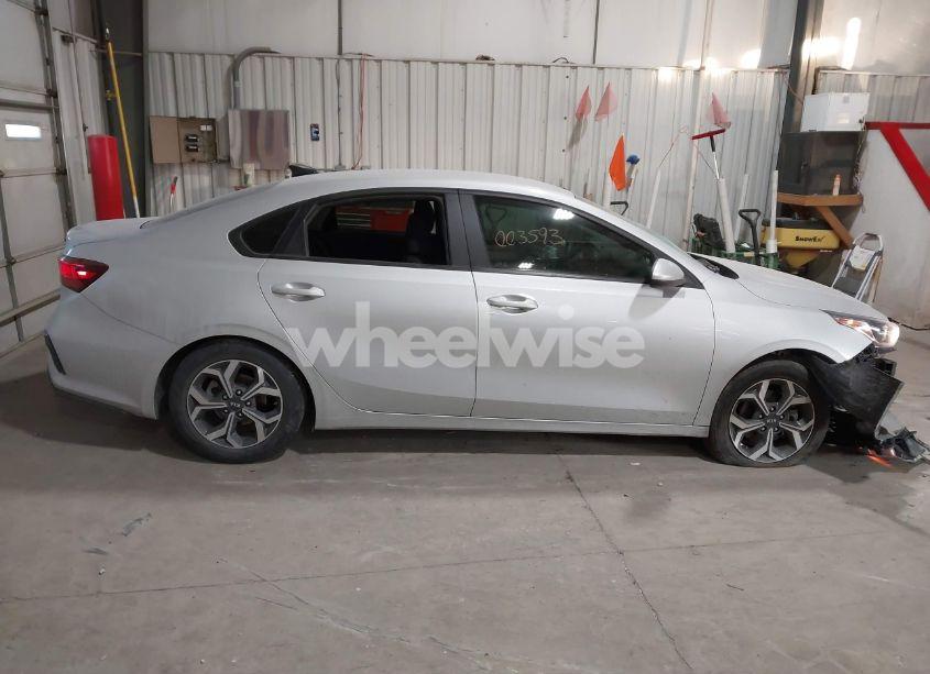 Photo 12 of 2019 Kia Forte LXS (VIN 3KPF24ADXKE109783)