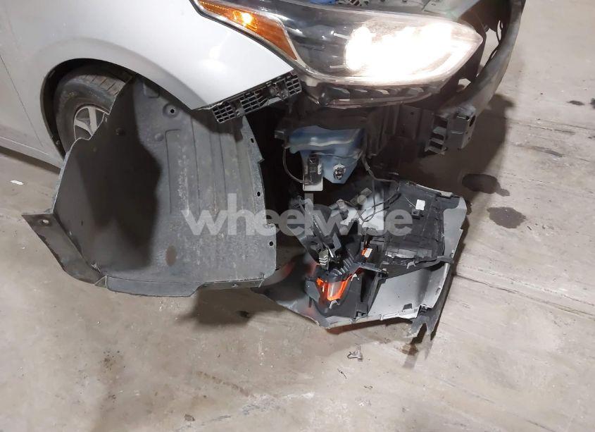 Photo 17 of 2019 Kia Forte LXS (VIN 3KPF24ADXKE109783)
