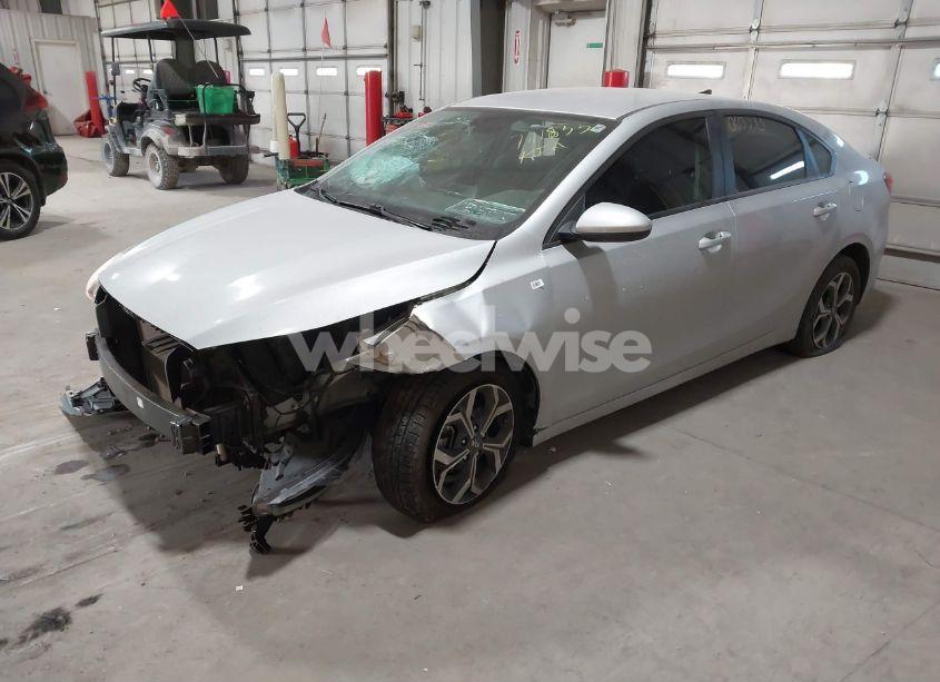 Photo 2 of 2019 Kia Forte LXS (VIN 3KPF24ADXKE109783)