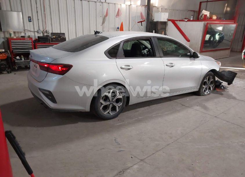 Photo 4 of 2019 Kia Forte LXS (VIN 3KPF24ADXKE109783)