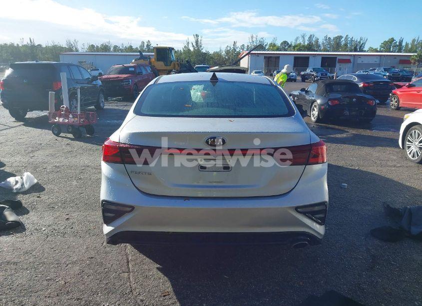 Photo 16 of 2019 Kia Forte LXS (VIN 3KPF24ADXKE122078)