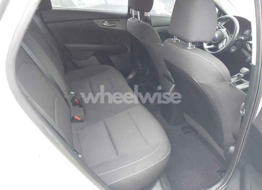 Photo 8 of 2019 Kia Forte LXS (VIN 3KPF24ADXKE127538)