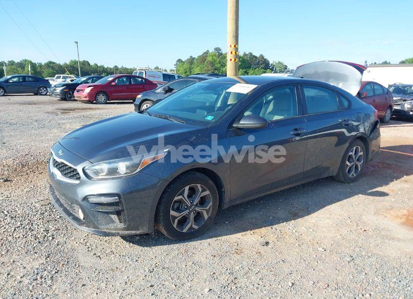 Photo 2 of 2019 Kia Forte LXS (VIN 3KPF24ADXKE139561)