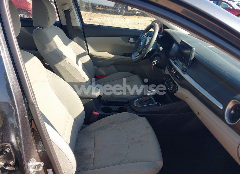 Photo 5 of 2019 Kia Forte LXS (VIN 3KPF24ADXKE139561)