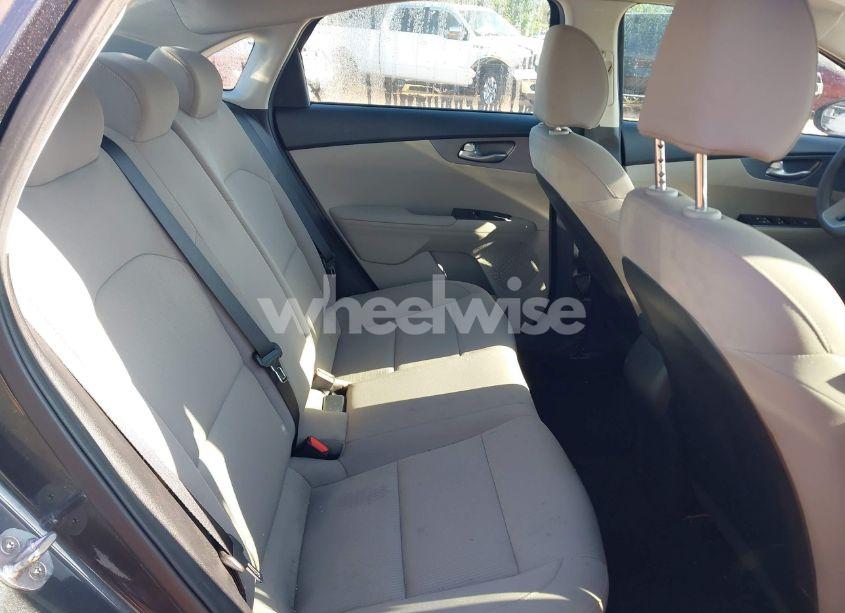 Photo 8 of 2019 Kia Forte LXS (VIN 3KPF24ADXKE139561)