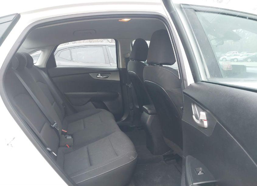 Photo 8 of 2020 Kia Forte FE (VIN 3KPF24ADXLE179964)