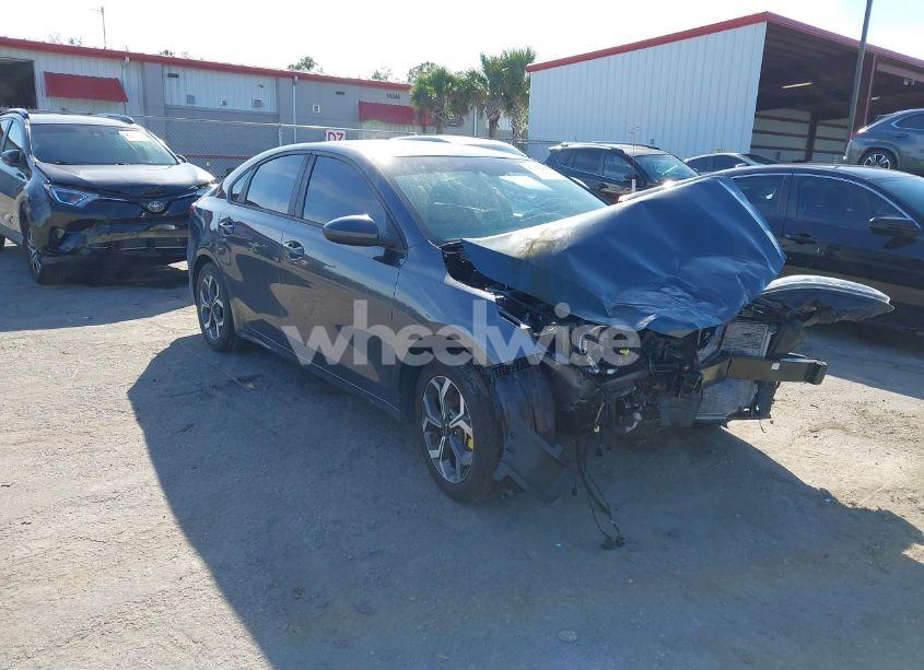 2020 Kia Forte LXS (VIN 3KPF24ADXLE192049) main photo