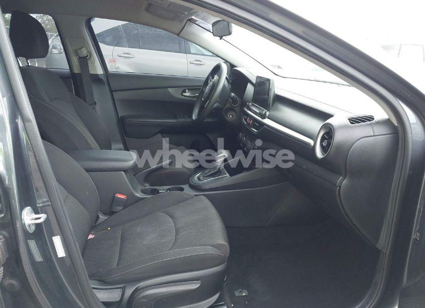 Photo 5 of 2020 Kia Forte LXS (VIN 3KPF24ADXLE212929)