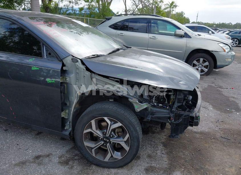 Photo 6 of 2020 Kia Forte LXS (VIN 3KPF24ADXLE212929)