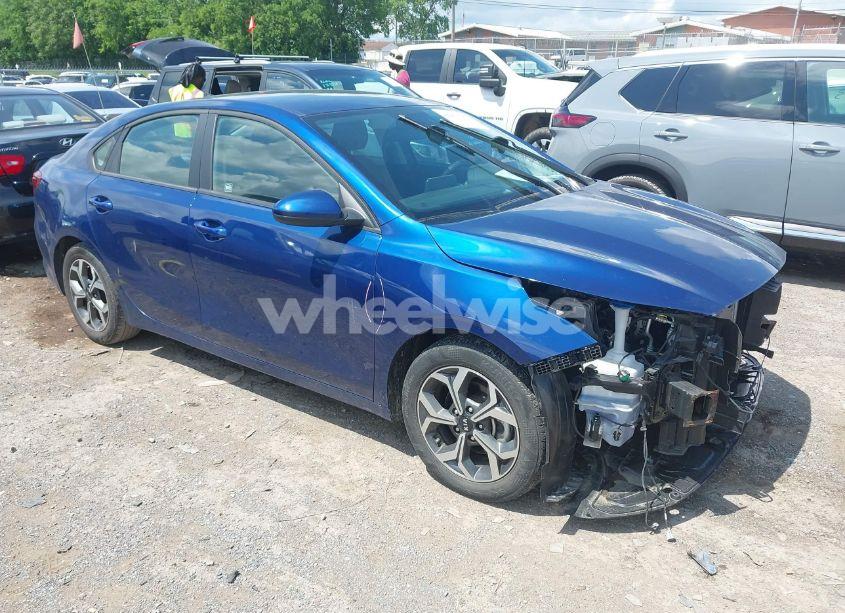 2021 Kia Forte LXS (VIN 3KPF24ADXME344784) main photo