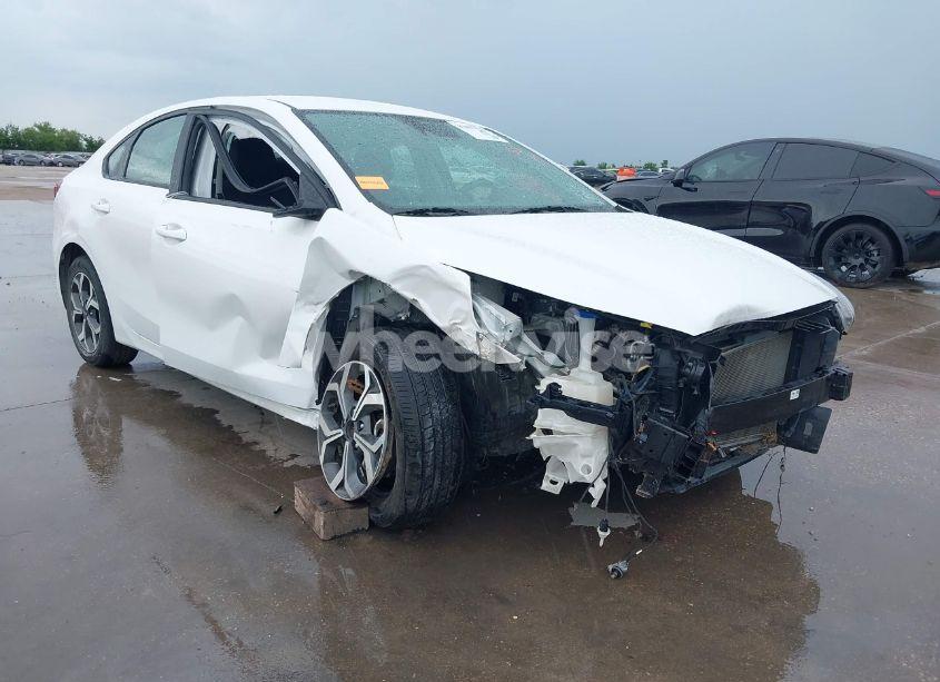 2021 Kia Forte LXS (VIN 3KPF24ADXME377638) main photo