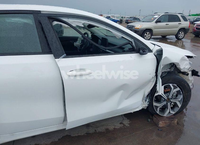 Photo 6 of 2021 Kia Forte LXS (VIN 3KPF24ADXME377638)