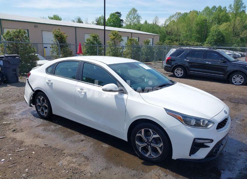2021 Kia Forte LXS (VIN 3KPF24ADXME385870) main photo