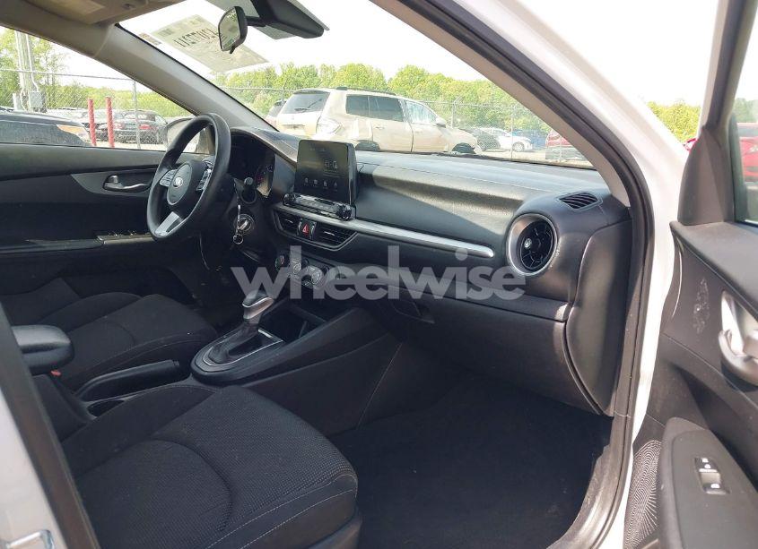 Photo 5 of 2021 Kia Forte LXS (VIN 3KPF24ADXME385870)