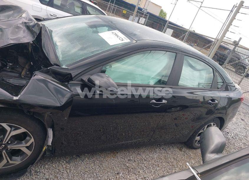 Photo 14 of 2021 Kia Forte LXS (VIN 3KPF24ADXME410282)