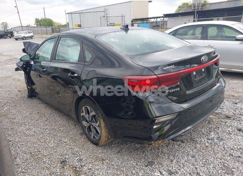Photo 3 of 2021 Kia Forte LXS (VIN 3KPF24ADXME410282)