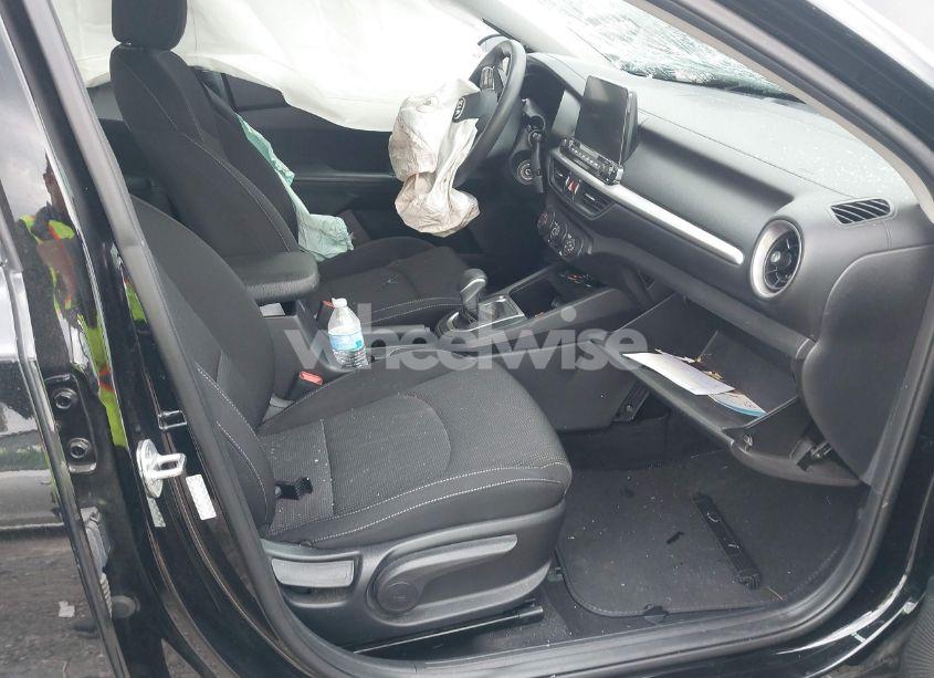 Photo 5 of 2021 Kia Forte LXS (VIN 3KPF24ADXME410282)