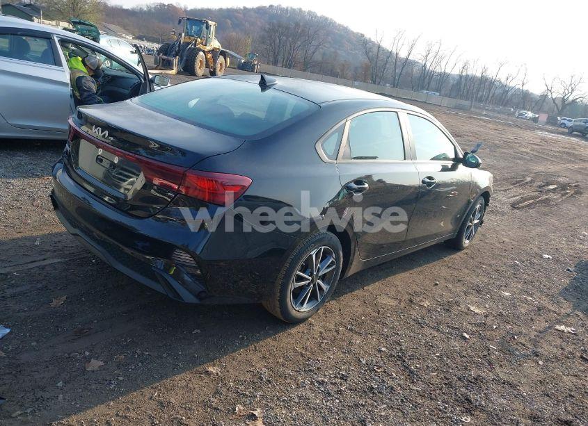 Photo 4 of 2022 Kia Forte LXS (VIN 3KPF24ADXNE442778)