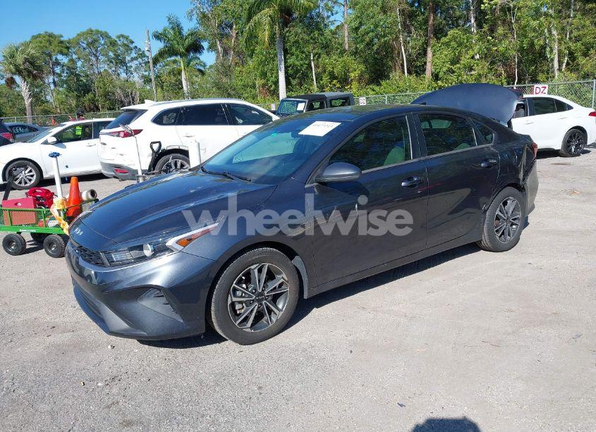 Photo 2 of 2022 Kia Forte FE/LXS (VIN 3KPF24ADXNE457779)