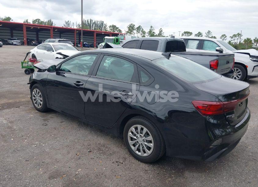 Photo 3 of 2022 Kia Forte FE (VIN 3KPF24ADXNE481354)