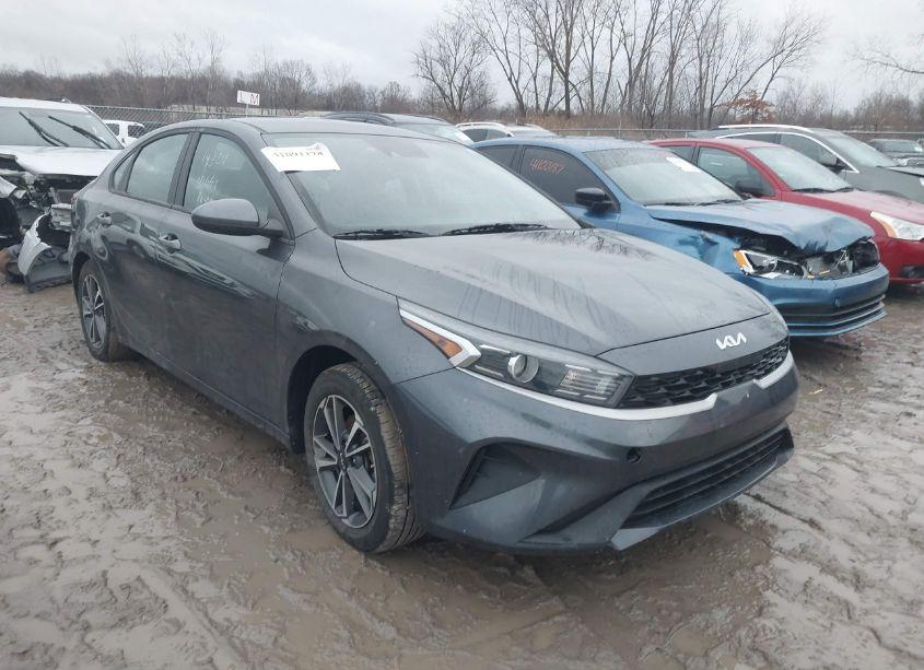 2022 Kia Forte LXS (VIN 3KPF24ADXNE498154) main photo
