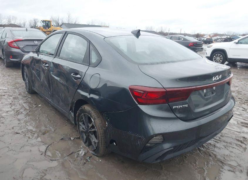 Photo 3 of 2022 Kia Forte LXS (VIN 3KPF24ADXNE498154)