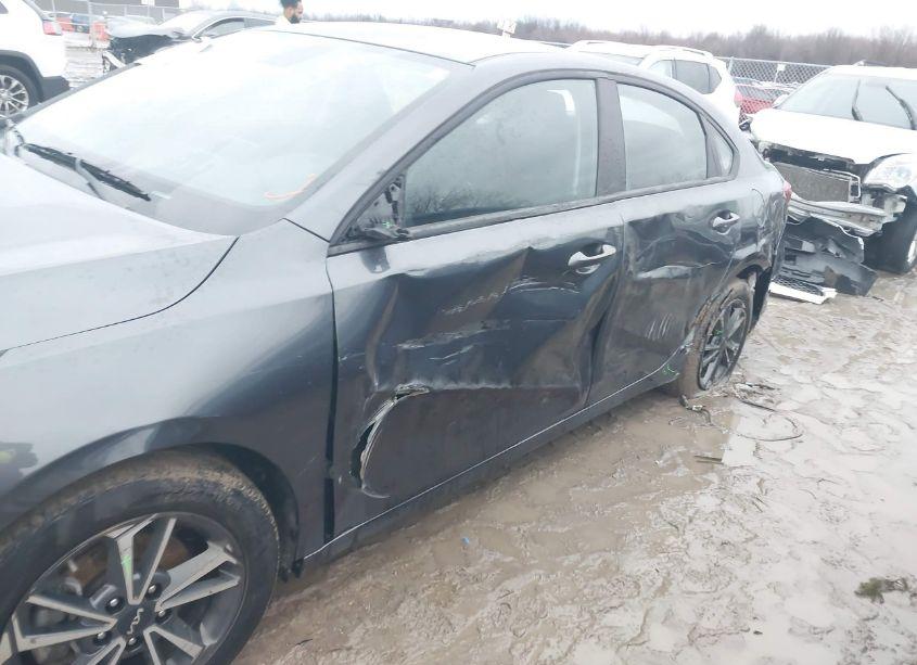 Photo 6 of 2022 Kia Forte LXS (VIN 3KPF24ADXNE498154)