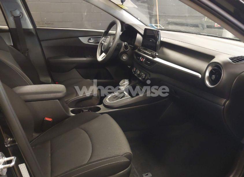 Photo 5 of 2023 Kia Forte LXS (VIN 3KPF24ADXPE553768)