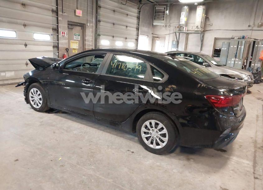 Photo 3 of 2023 Kia Forte LX (VIN 3KPF24ADXPE632437)