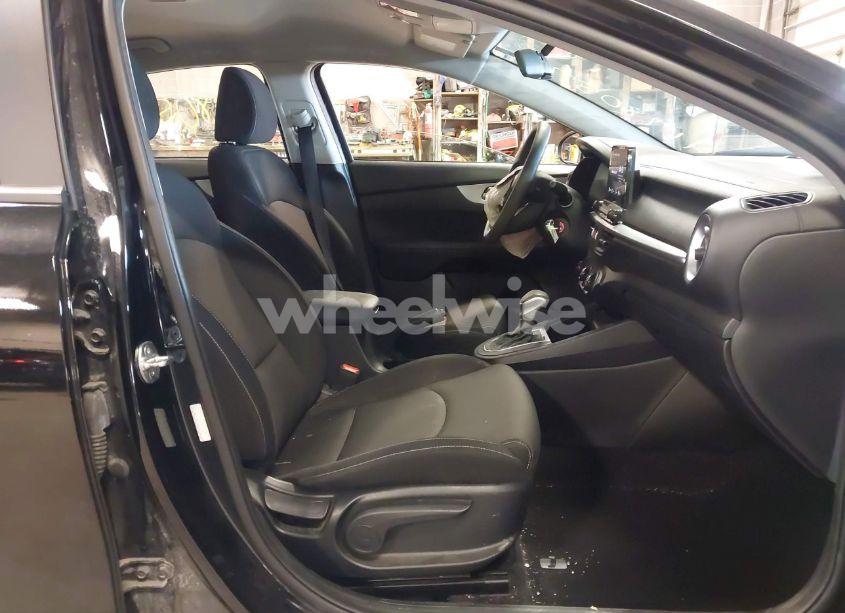 Photo 5 of 2023 Kia Forte LX (VIN 3KPF24ADXPE632437)