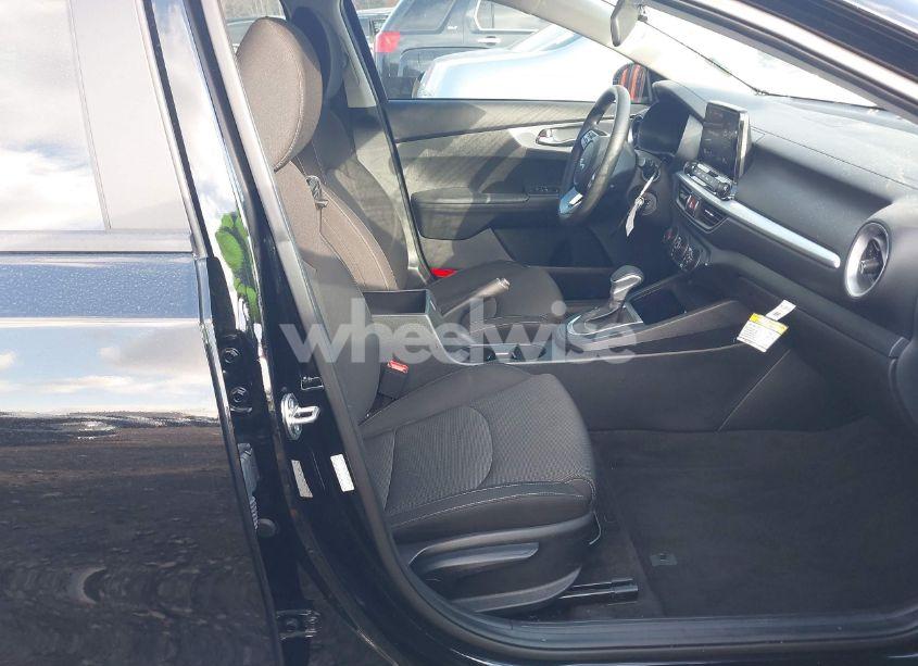 Photo 5 of 2023 Kia Forte LXS (VIN 3KPF24ADXPE688975)