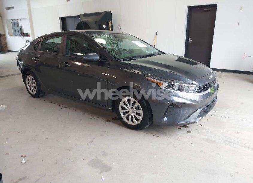 2024 Kia Forte LX (VIN 3KPF24ADXRE695590) main photo