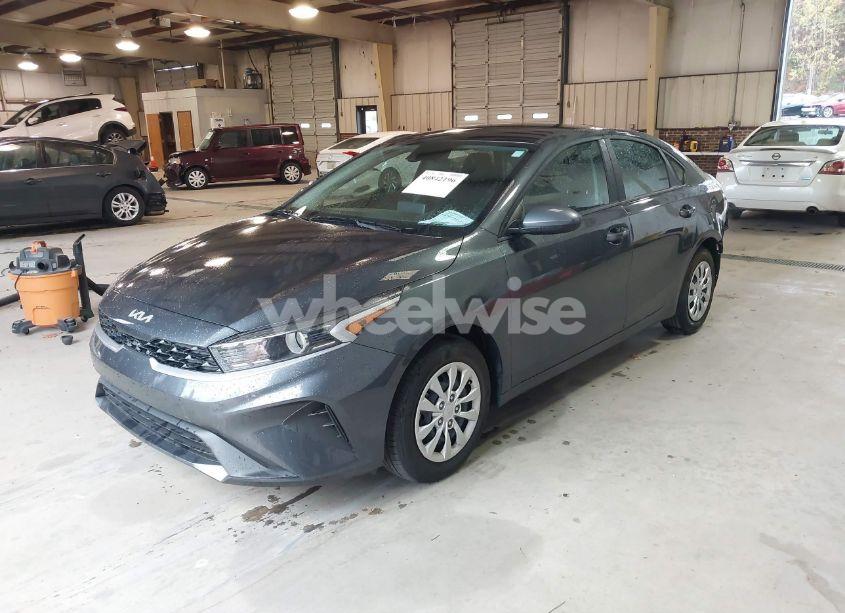 Photo 2 of 2024 Kia Forte LX (VIN 3KPF24ADXRE695590)