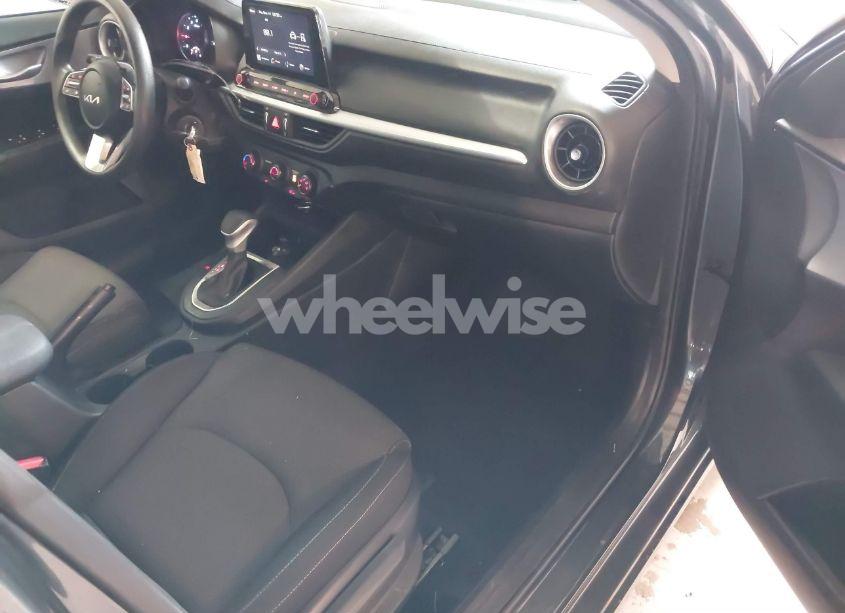 Photo 5 of 2024 Kia Forte LX (VIN 3KPF24ADXRE695590)