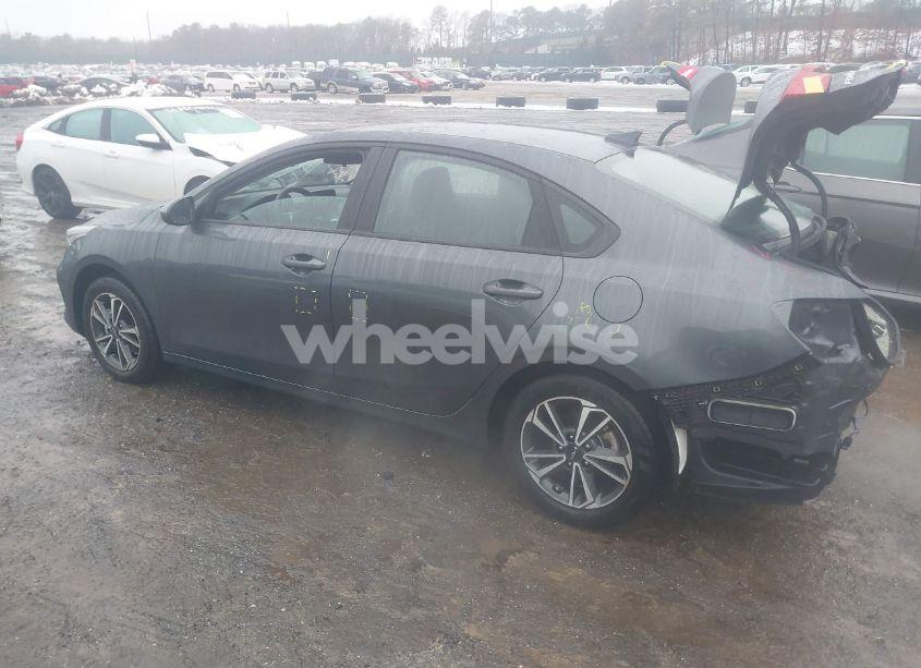 Photo 3 of 2024 Kia Forte LXS (VIN 3KPF24ADXRE700156)