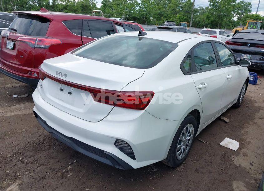 Photo 4 of 2024 Kia Forte LX (VIN 3KPF24ADXRE702151)