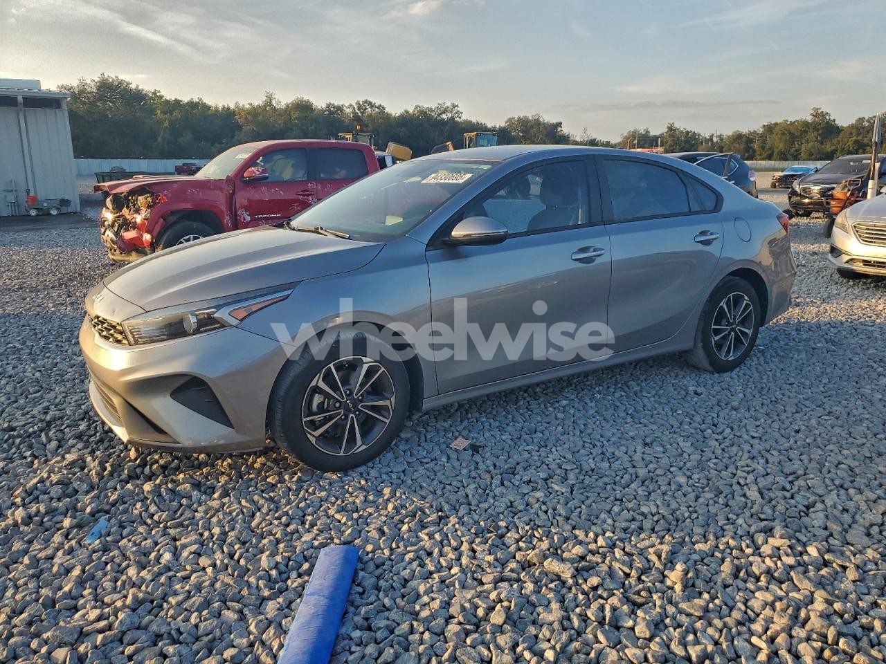 2024 KIA FORTE LX (VIN 3KPF24ADXRE704000) main photo