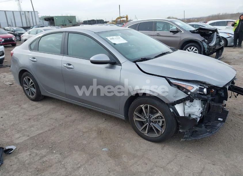 2024 Kia Forte LXS (VIN 3KPF24ADXRE709343) main photo
