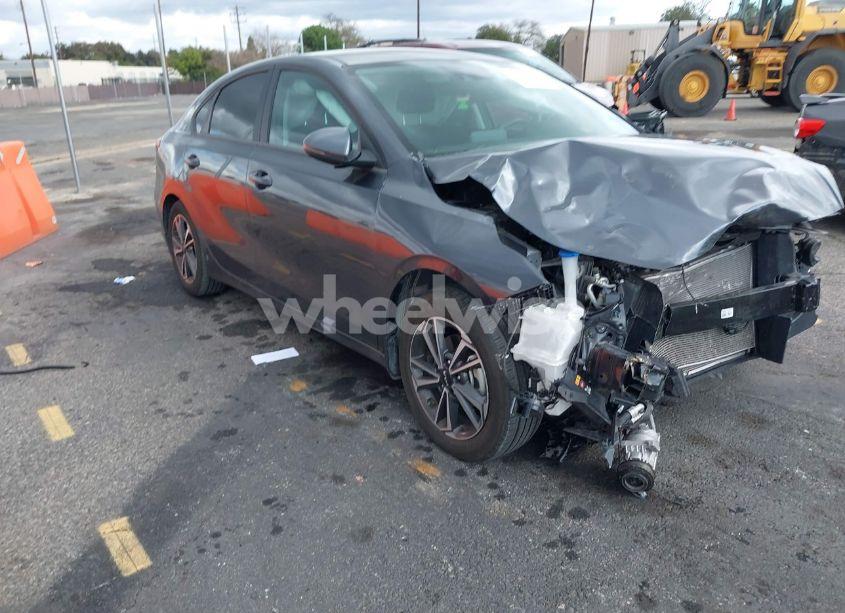 2024 Kia Forte LXS (VIN 3KPF24ADXRE712291) main photo