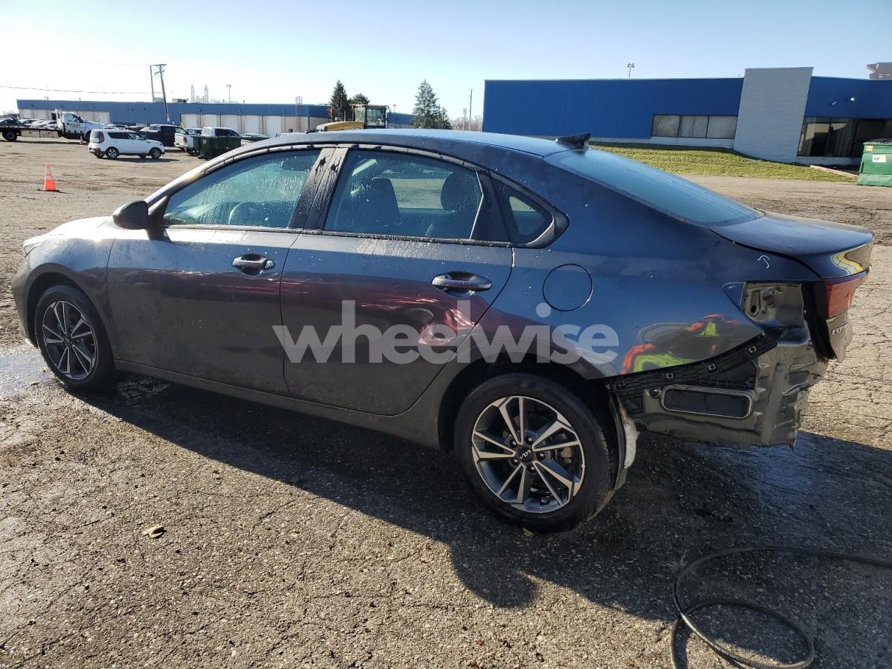 Photo 2 of 2024 KIA FORTE LX (VIN 3KPF24ADXRE740415)