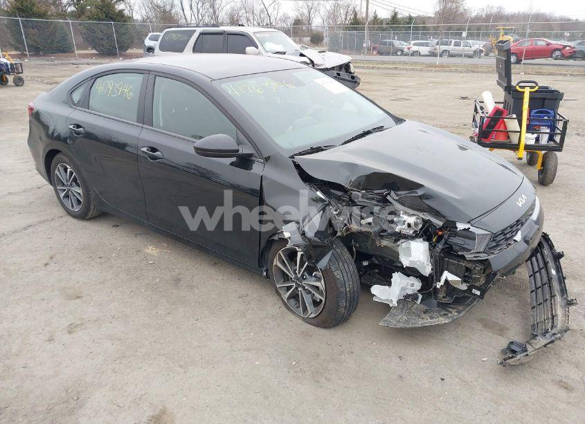 2024 Kia Forte LXS (VIN 3KPF24ADXRE744271) main photo
