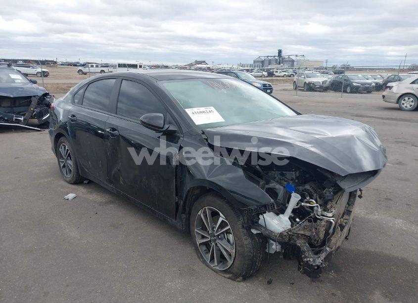 2024 Kia Forte LXS (VIN 3KPF24ADXRE759336) main photo