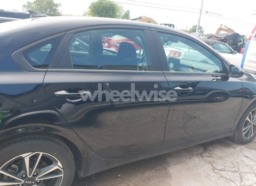 Photo 13 of 2024 Kia Forte LXS (VIN 3KPF24ADXRE767226)