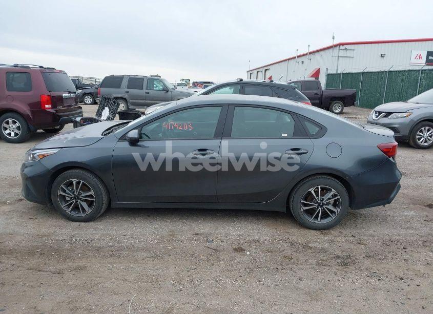 Photo 15 of 2024 Kia Forte LXS (VIN 3KPF24ADXRE769378)